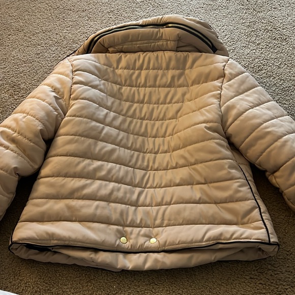 Coat - Picture 3 of 4